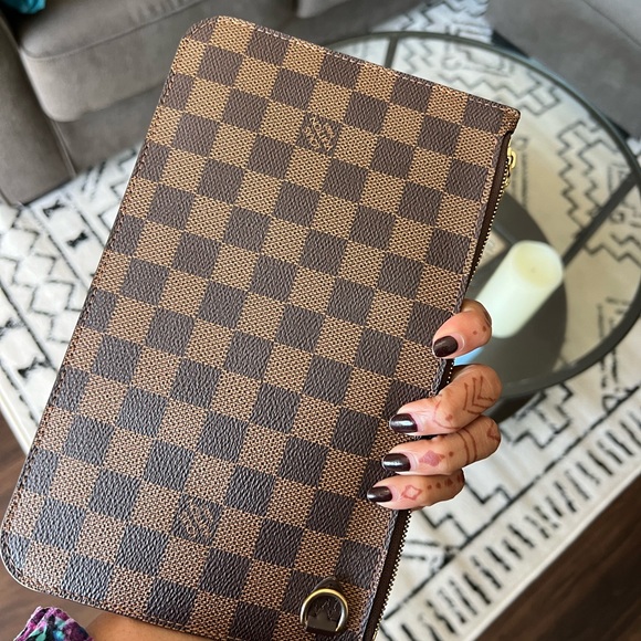 Louis Vuitton Neverfull Pouch / Pochette - Picture 5 of 10